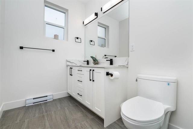 11 27640 LANTERN AVENUE, BC V4X 0C3 26