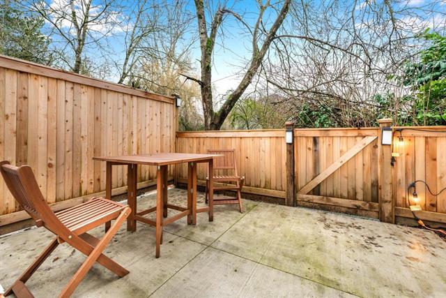 11 27640 LANTERN AVENUE, BC V4X 0C3 36