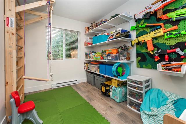 11 27640 LANTERN AVENUE, BC V4X 0C3 6