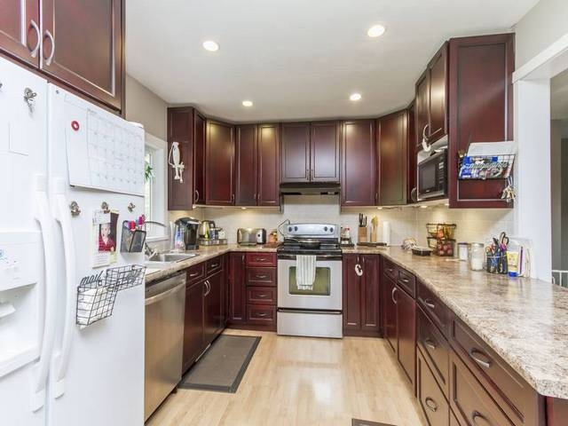 11632 243 STREET, BC V4R 1M1 5