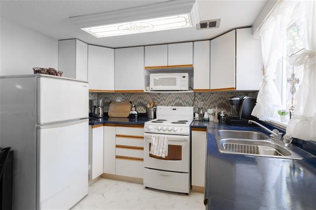 13 21555 DEWDNEY TRUNK ROAD, BC V2X 3G5 4