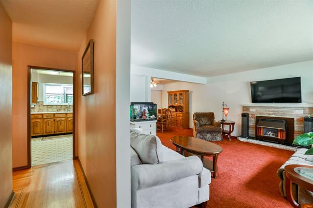 21571 122 AVENUE, BC V2X 3W7 3