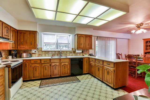 21571 122 AVENUE, BC V2X 3W7 5
