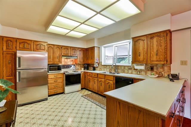 21571 122 AVENUE, BC V2X 3W7 6