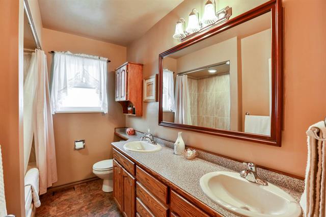 21571 122 AVENUE, BC V2X 3W7 9