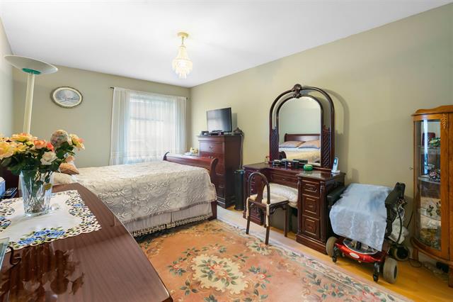 24 2378 RINDALL AVENUE, BC V3C 1V2 18