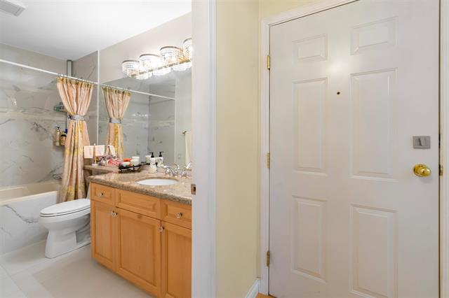 24 2378 RINDALL AVENUE, BC V3C 1V2 25