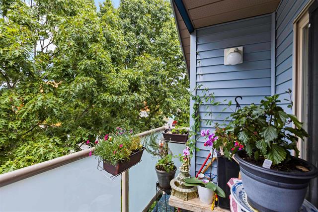 24 2378 RINDALL AVENUE, BC V3C 1V2 27