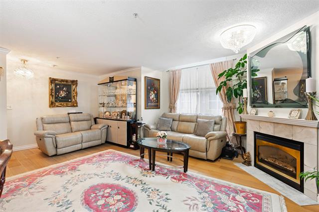 24 2378 RINDALL AVENUE, BC V3C 1V2 8