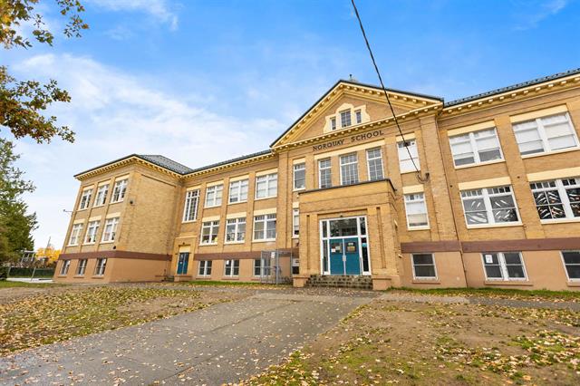 604 2435 KINGSWAY, BC V5R 5G8 23