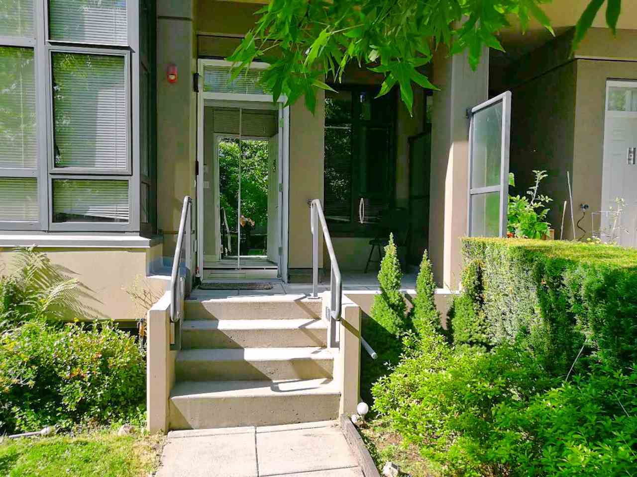TH7 4250 DAWSON STREET, BC V5C 4B1