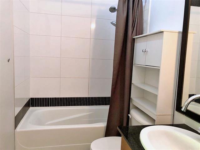 TH7 4250 DAWSON STREET, BC V5C 4B1 4