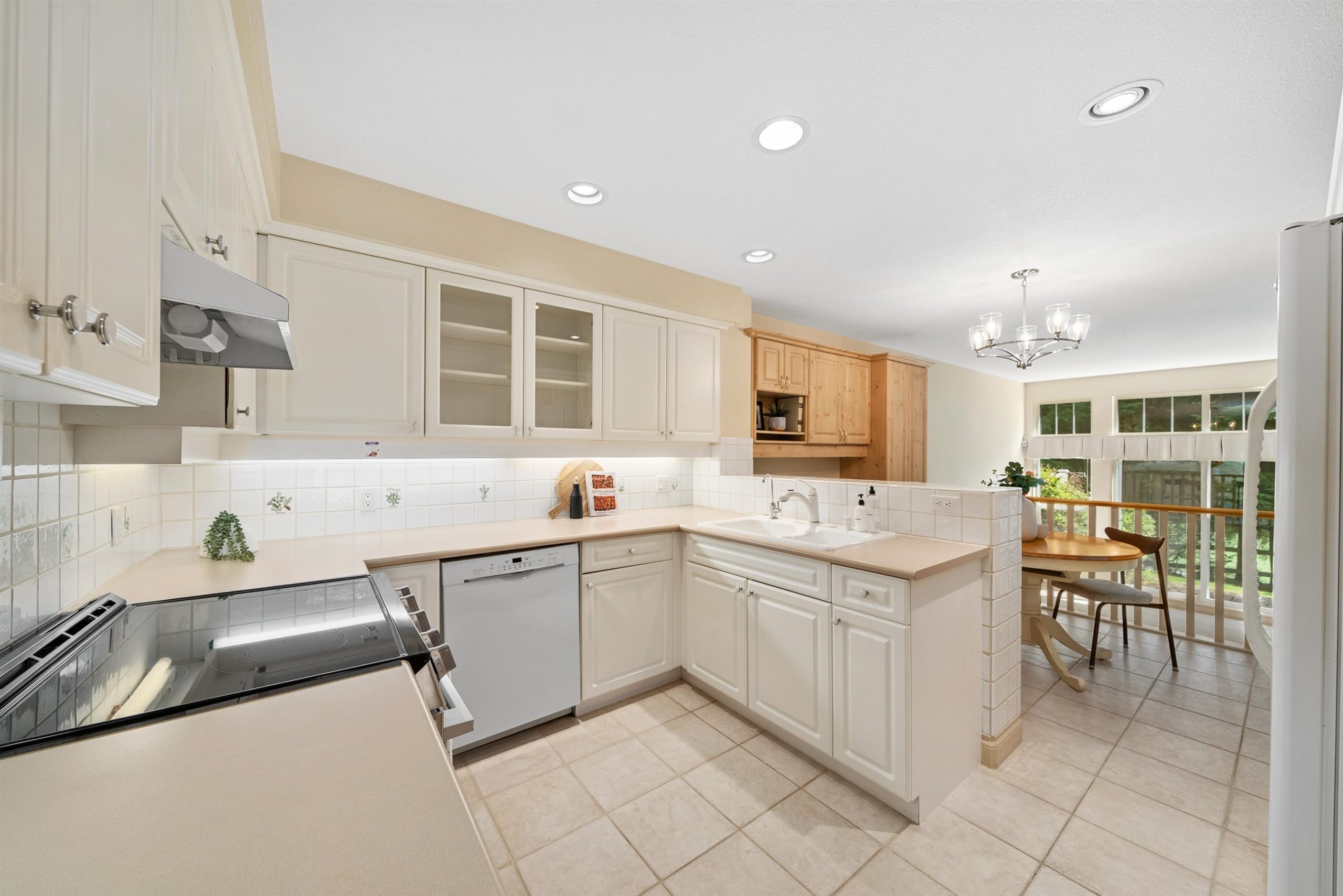 48 3405 PLATEAU BOULEVARD 8