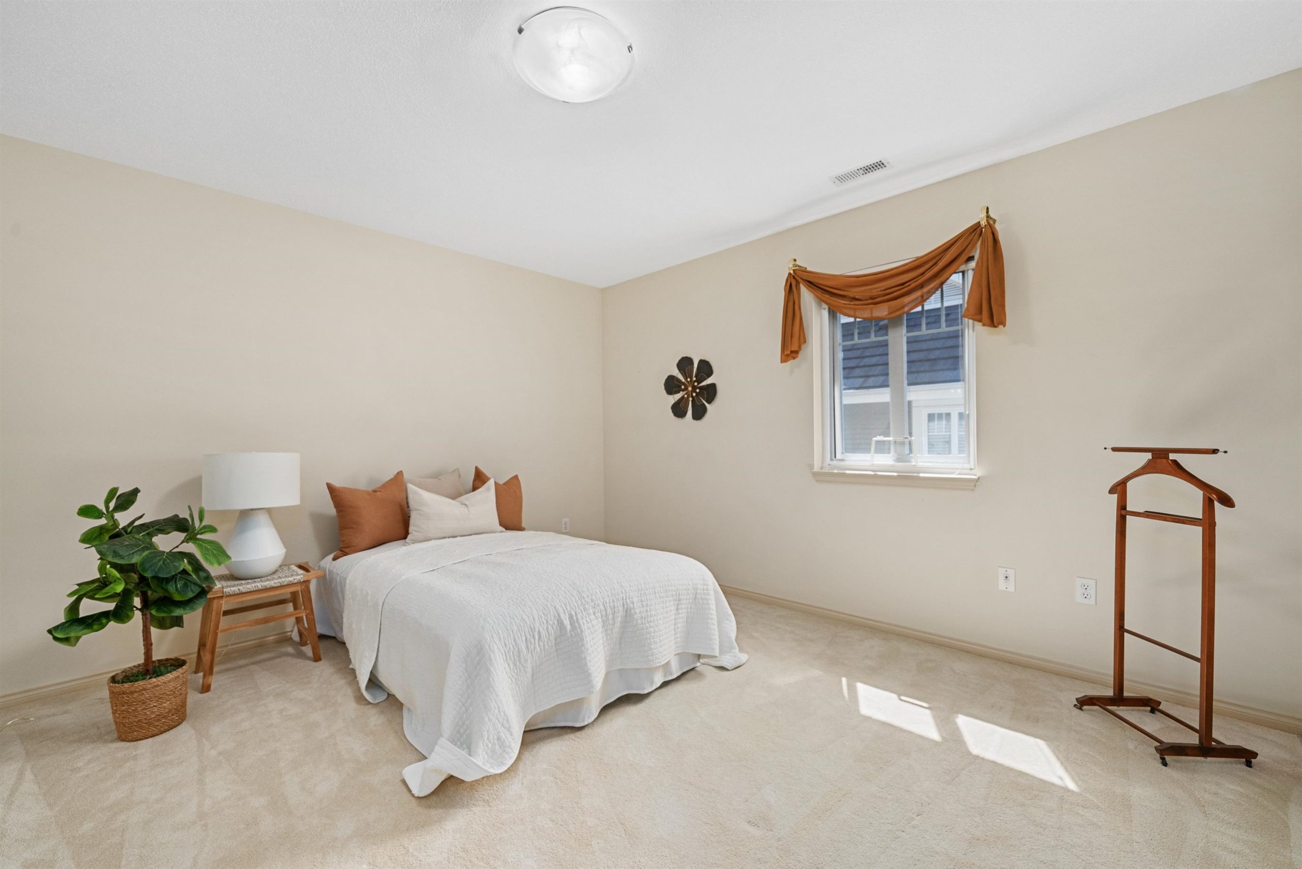 48 3405 PLATEAU BOULEVARD 14