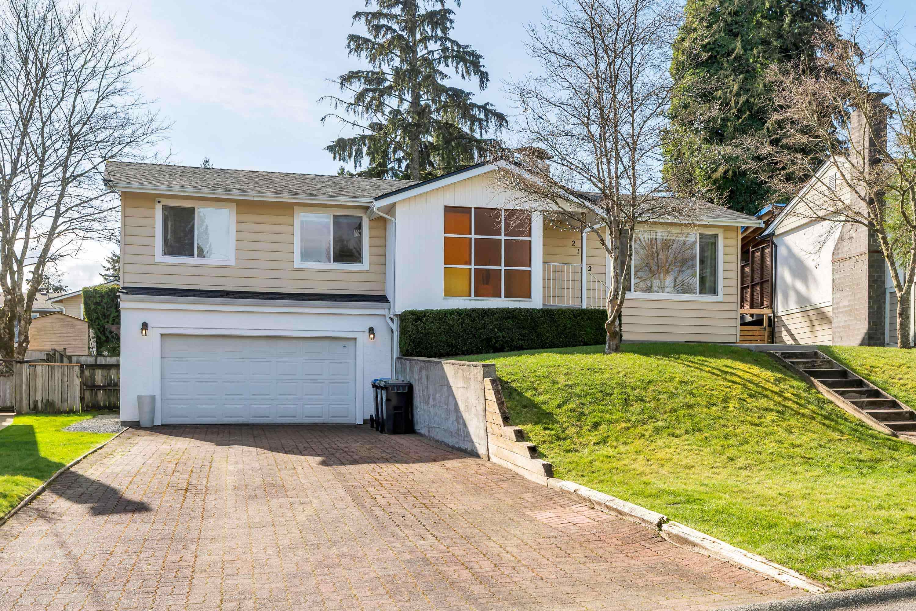 2122 ANITA DRIVE