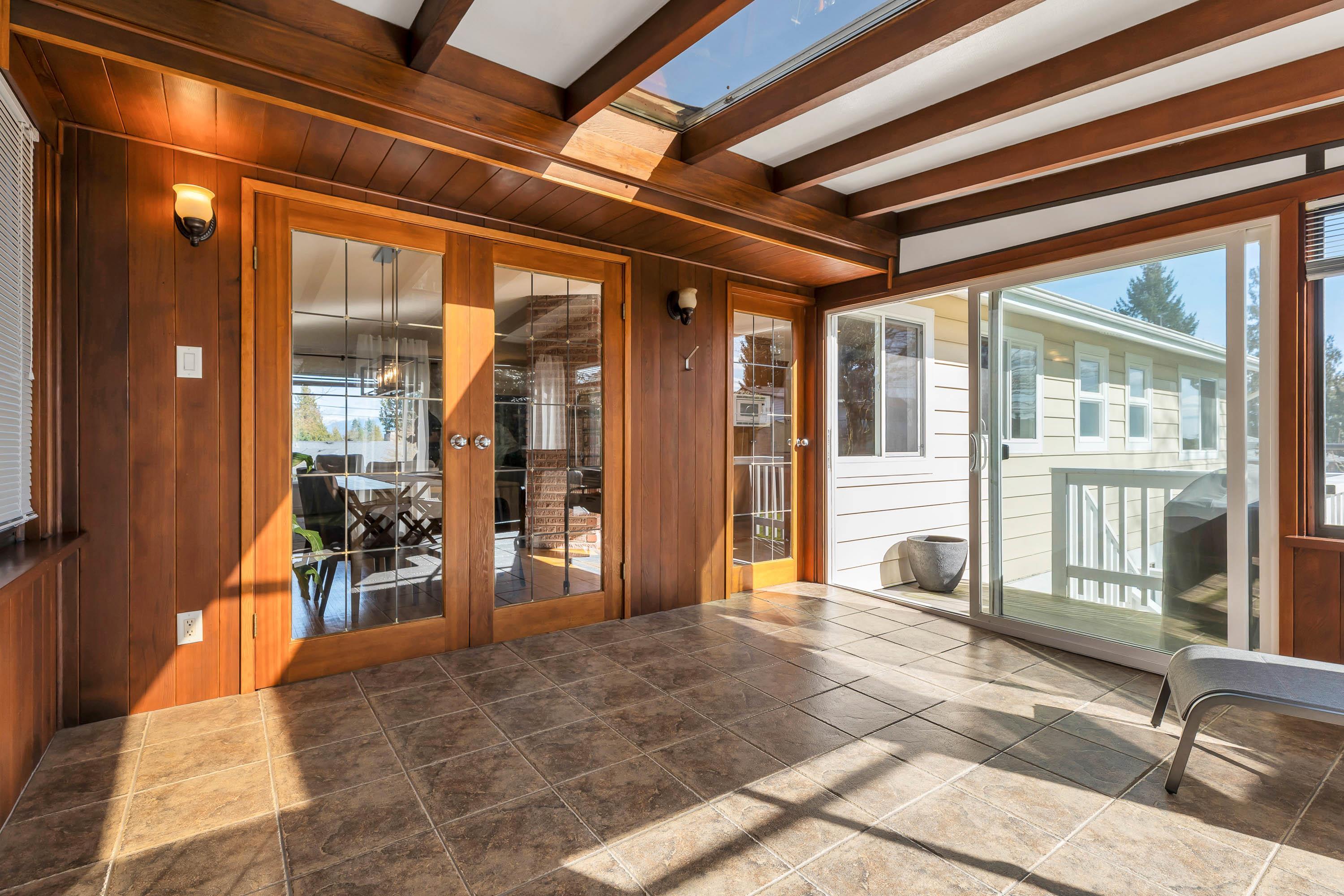 2122 ANITA DRIVE 33
