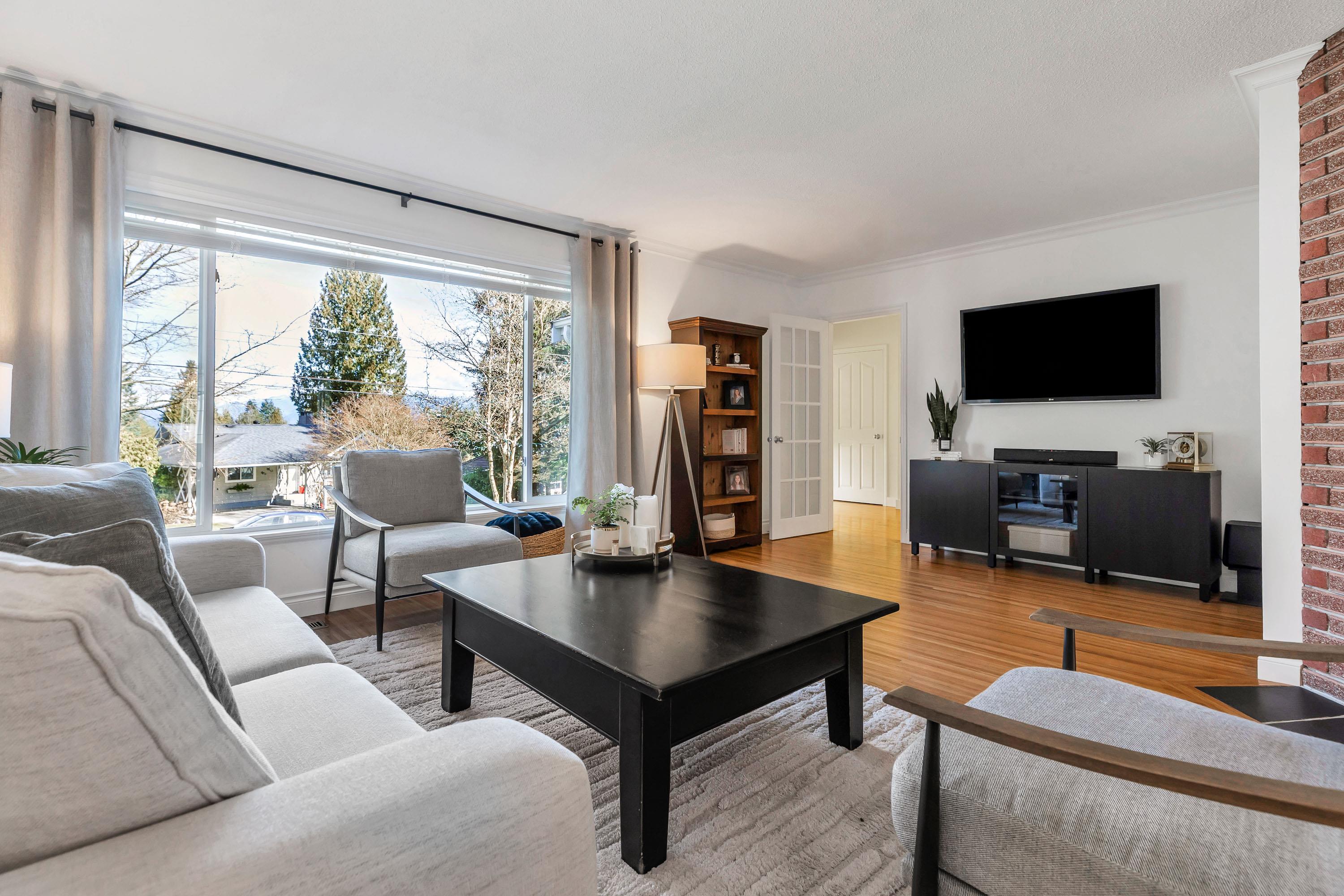 2122 ANITA DRIVE 8