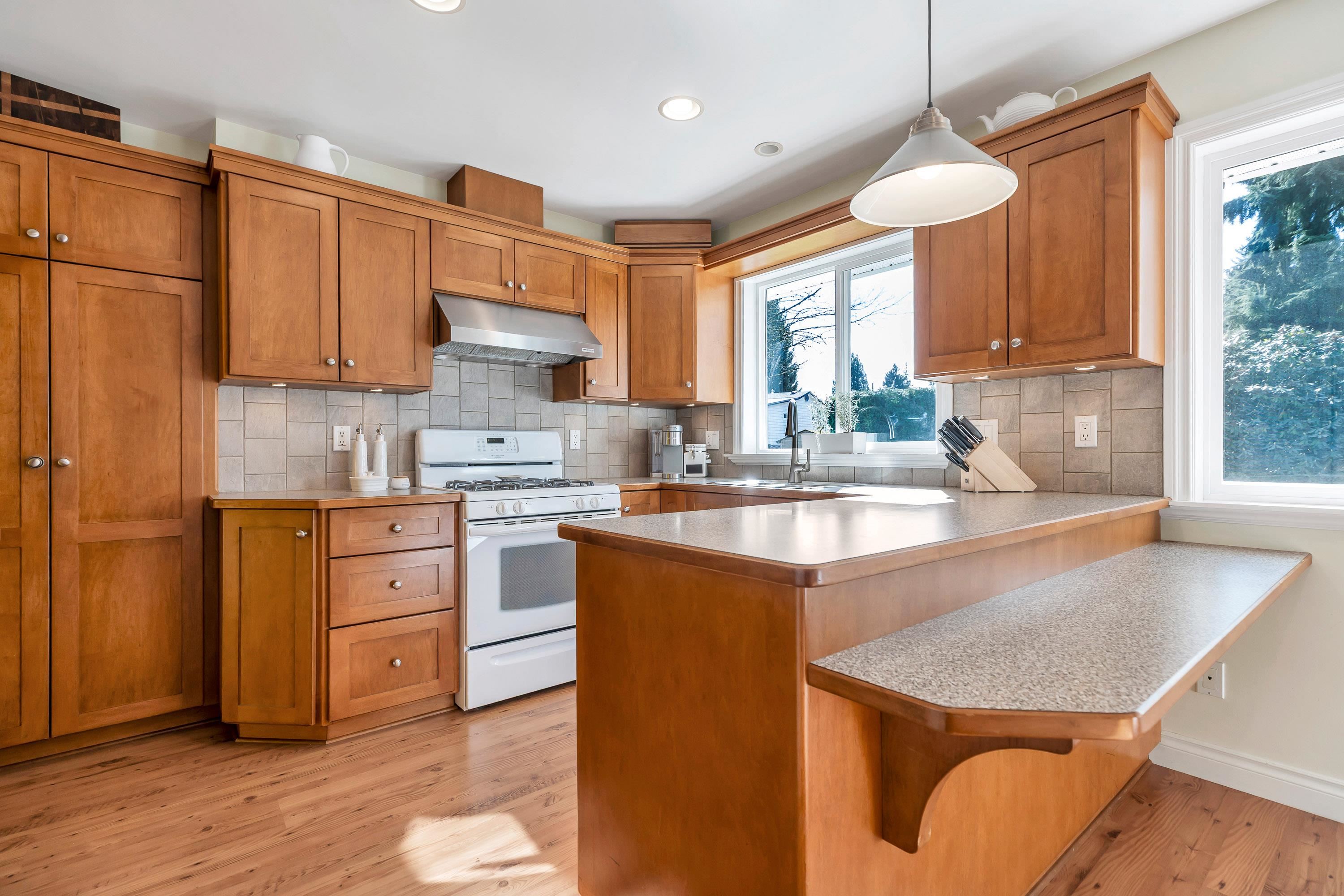 2122 ANITA DRIVE 17