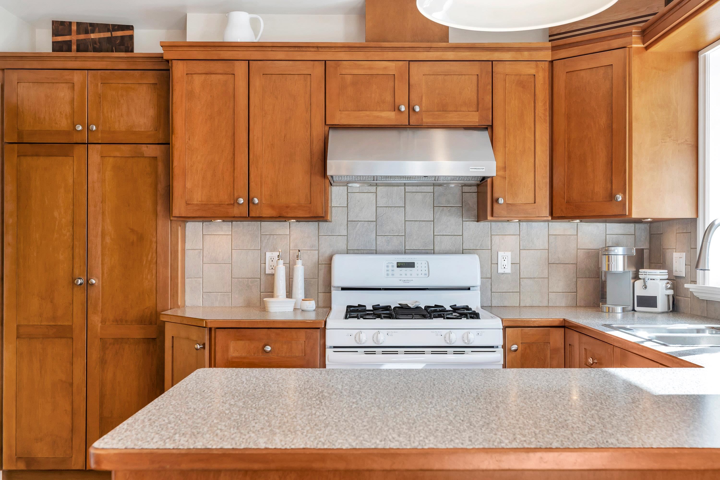 2122 ANITA DRIVE 16