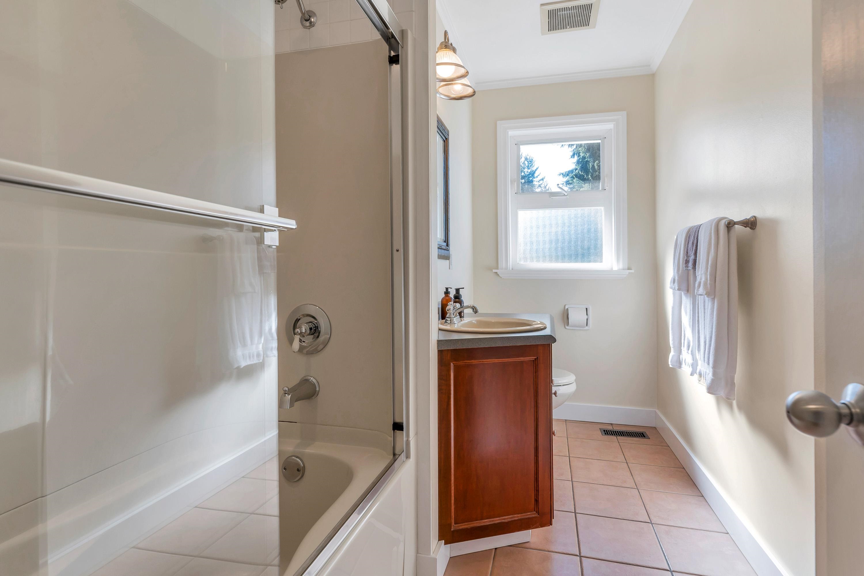 2122 ANITA DRIVE 27