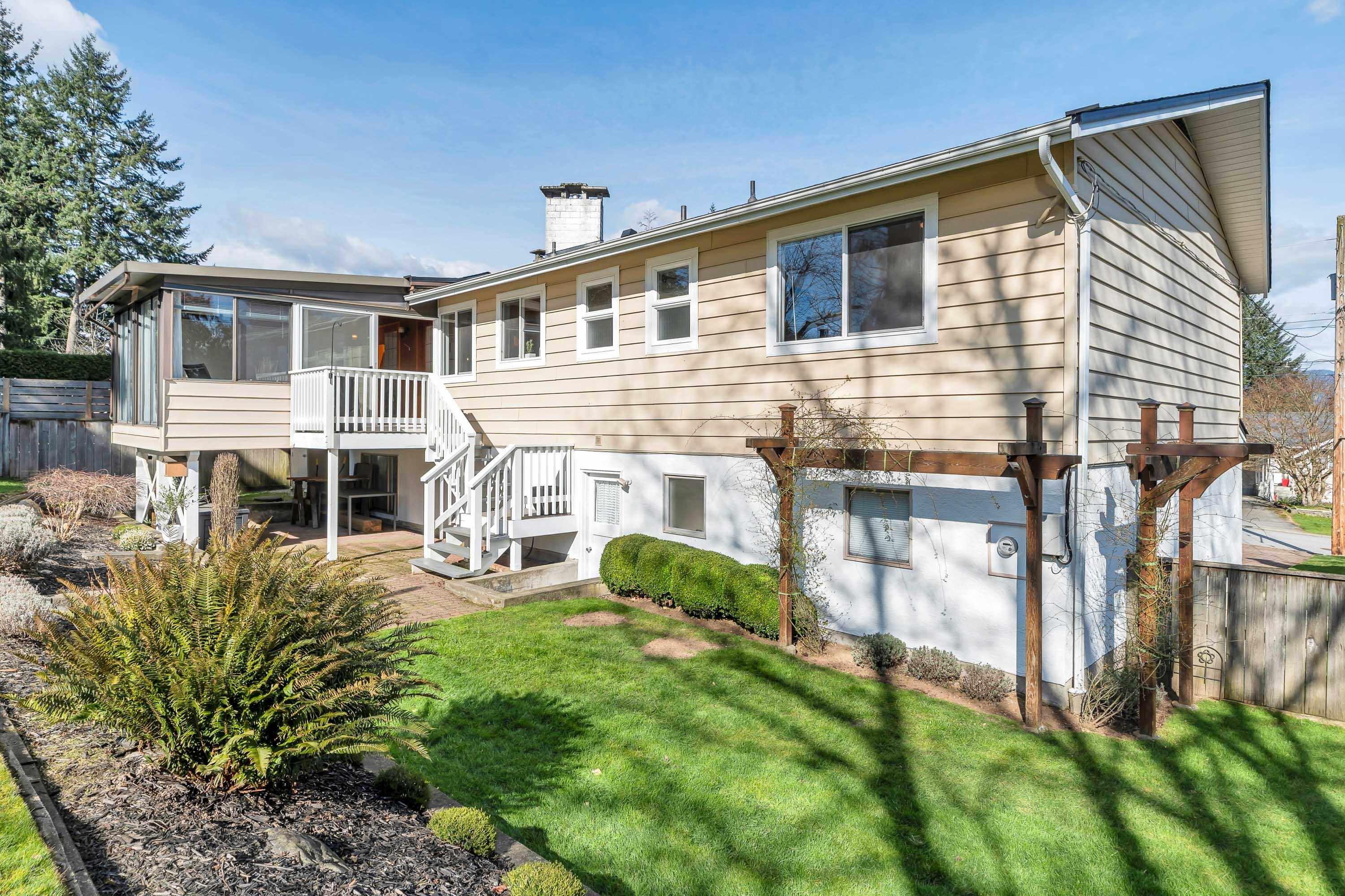 2122 ANITA DRIVE 37