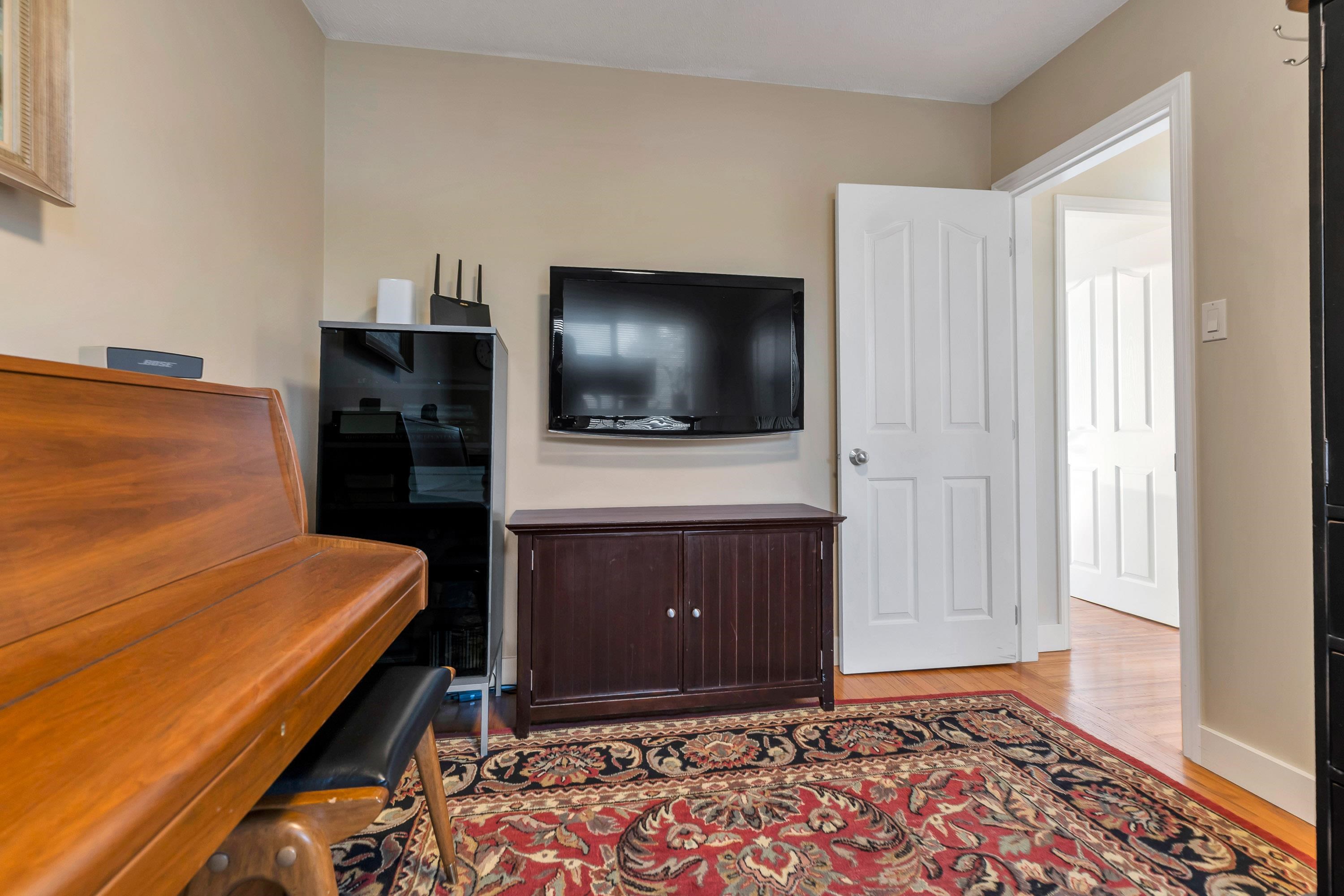 2122 ANITA DRIVE 30