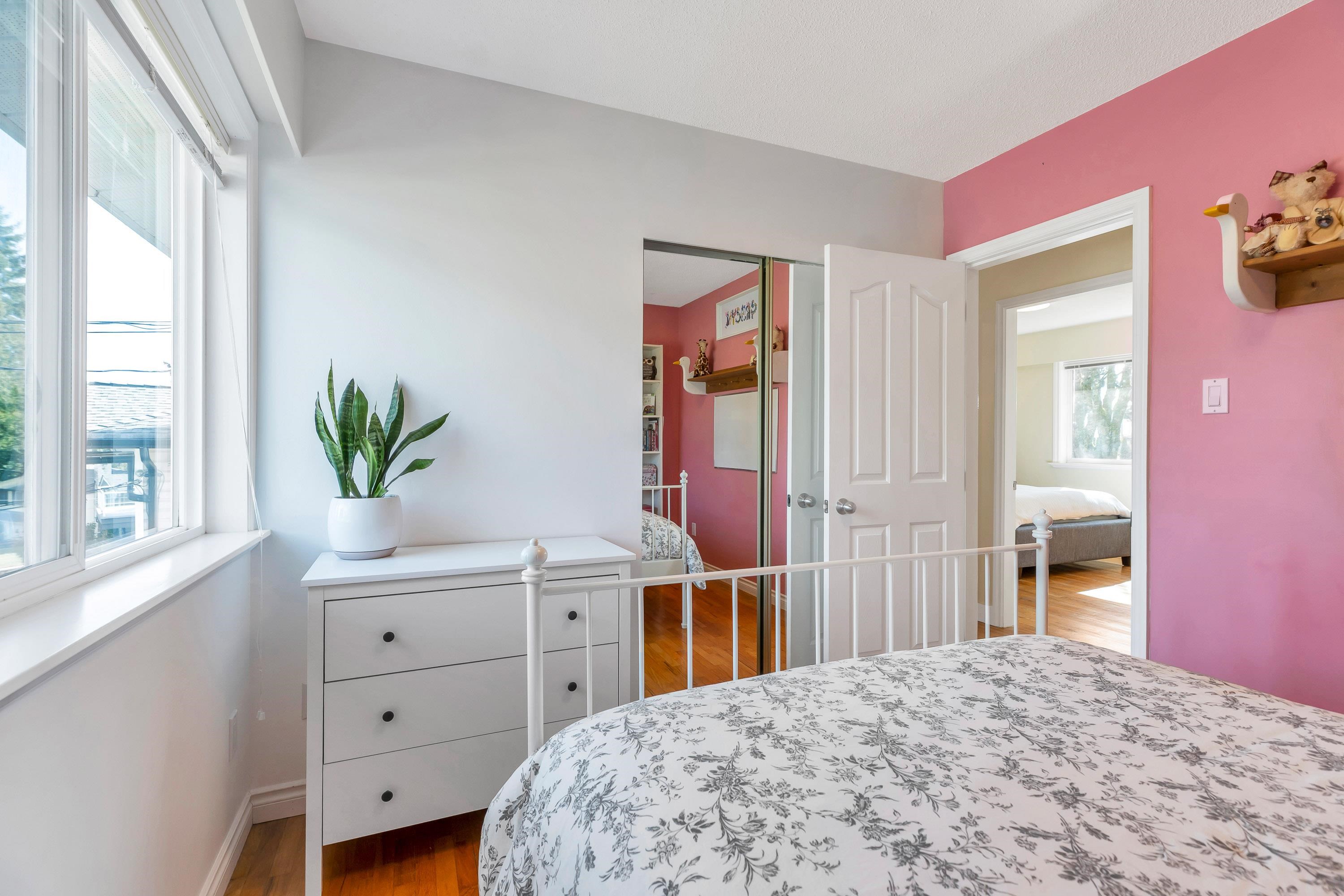 2122 ANITA DRIVE 26