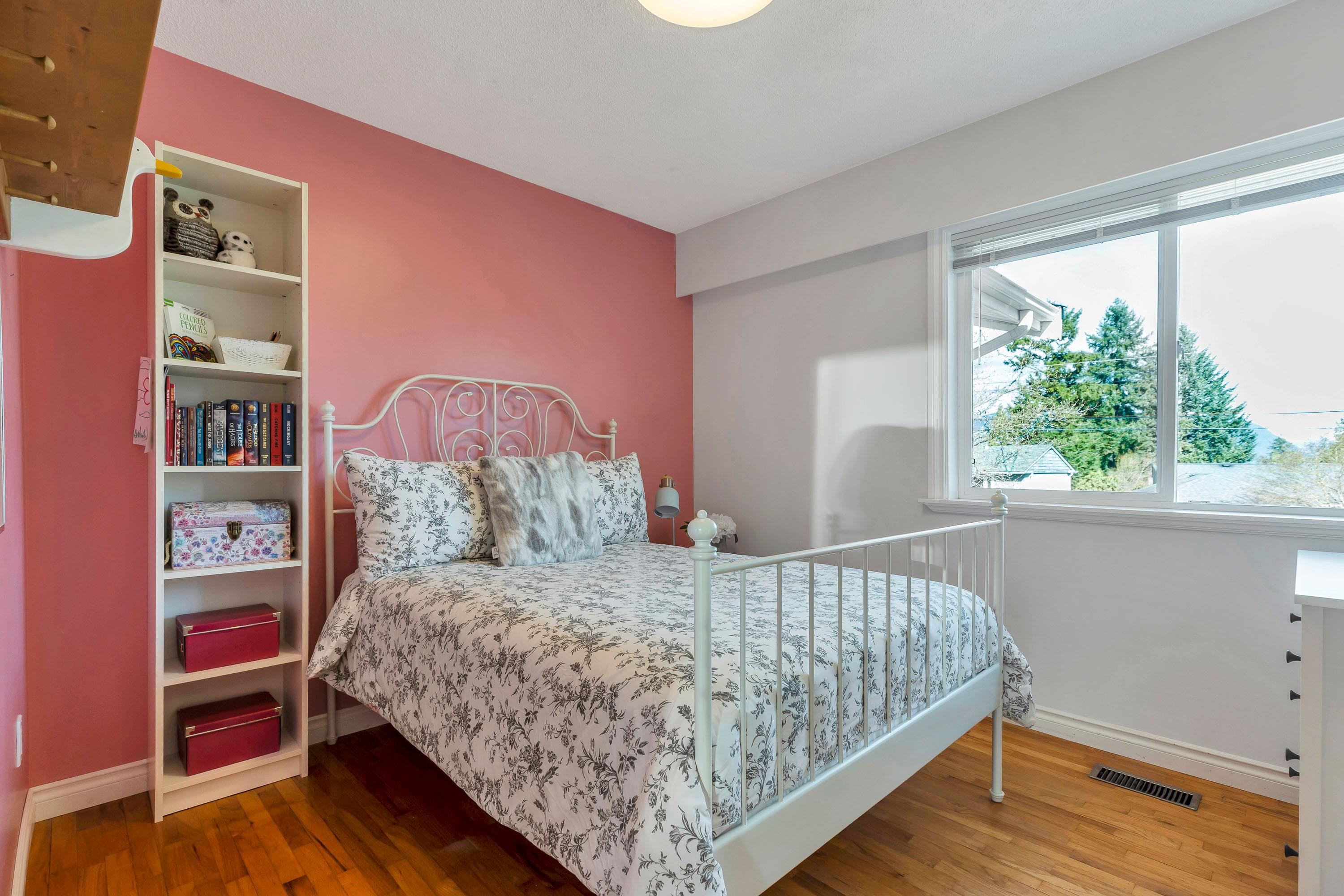2122 ANITA DRIVE 25