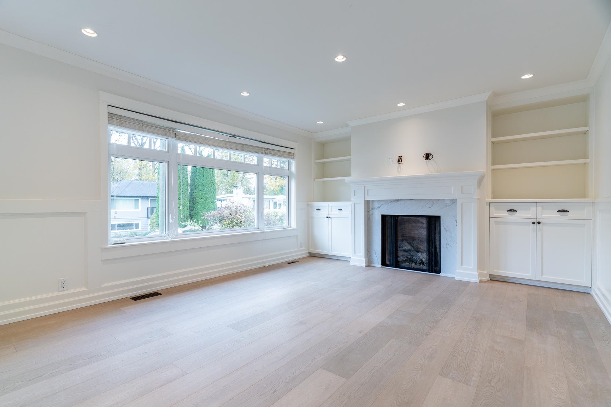 3653 ST. THOMAS STREET 12