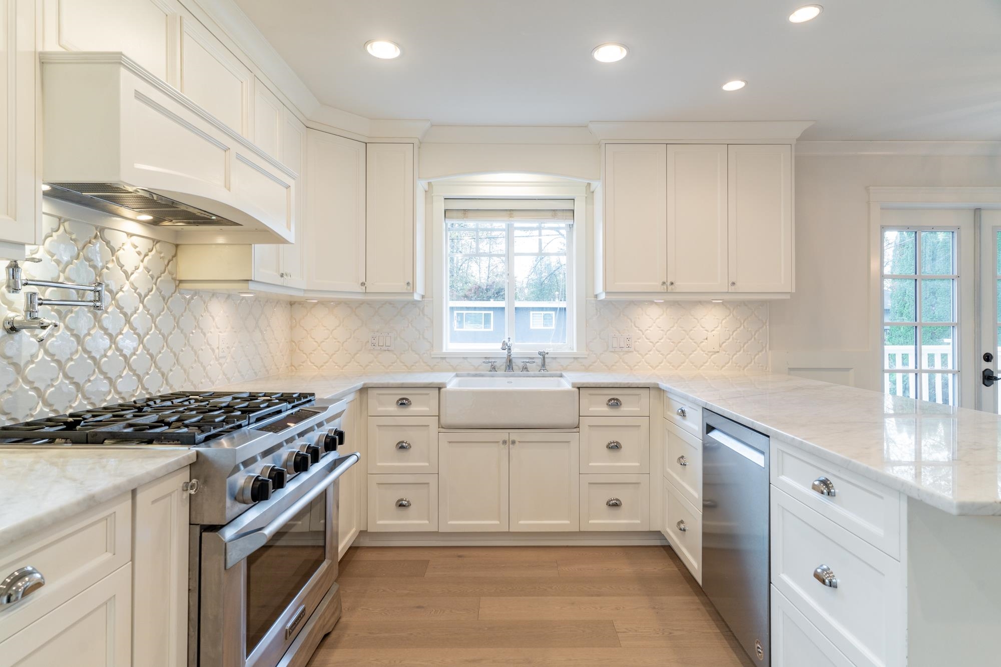 3653 ST. THOMAS STREET 11