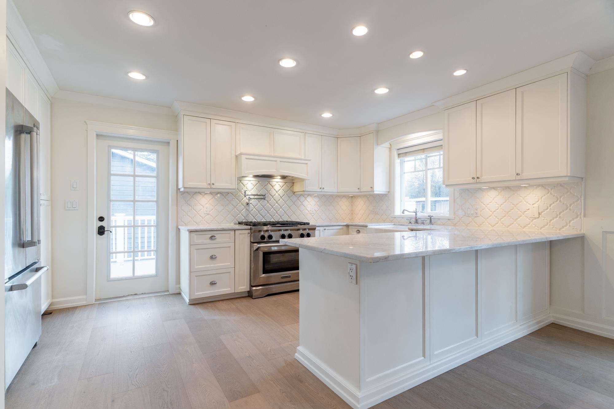 3653 ST. THOMAS STREET 10